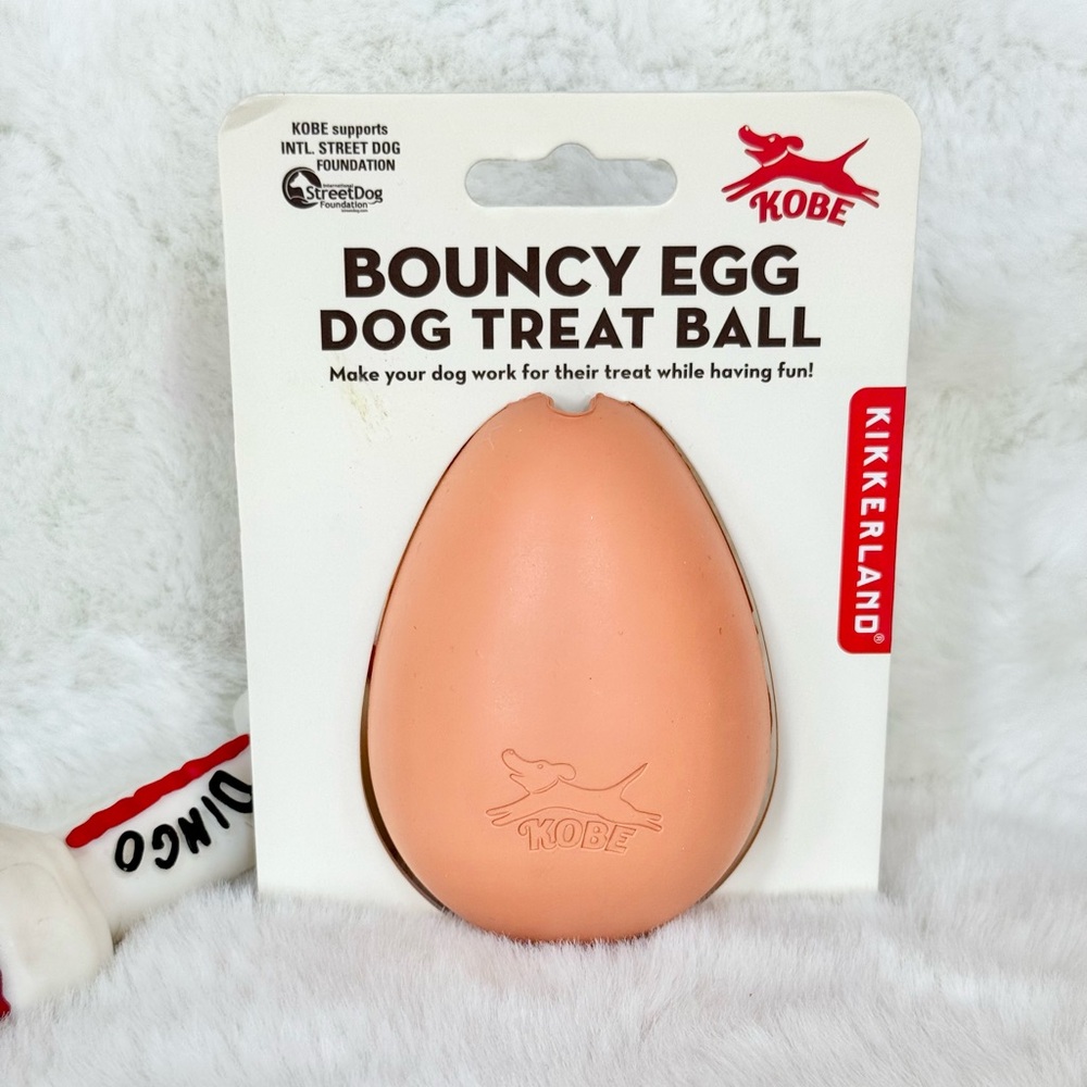 🐶New with tags BOUNCY EGG DOG TREAT BALL Tan Dog Toy Interactive